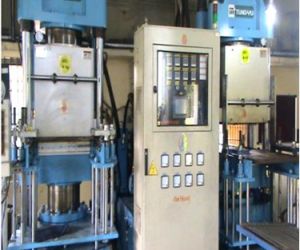 200 Ton Vaccum Compression Moulding